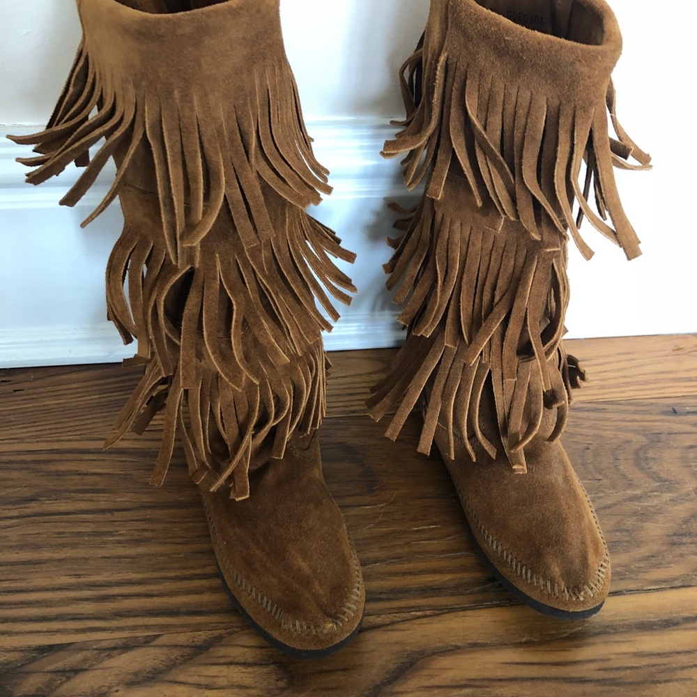 Minnetonka dark tan suede fringe boots